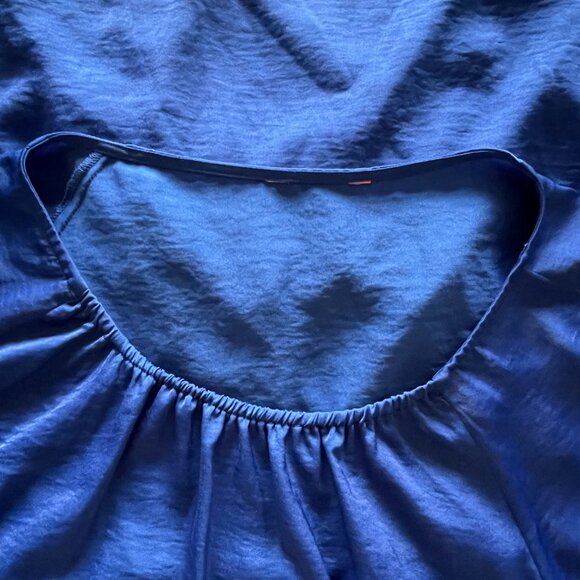 Flowy Lightweight Round Neck Long Sleeves Blouse 1X - Picture 3 of 4